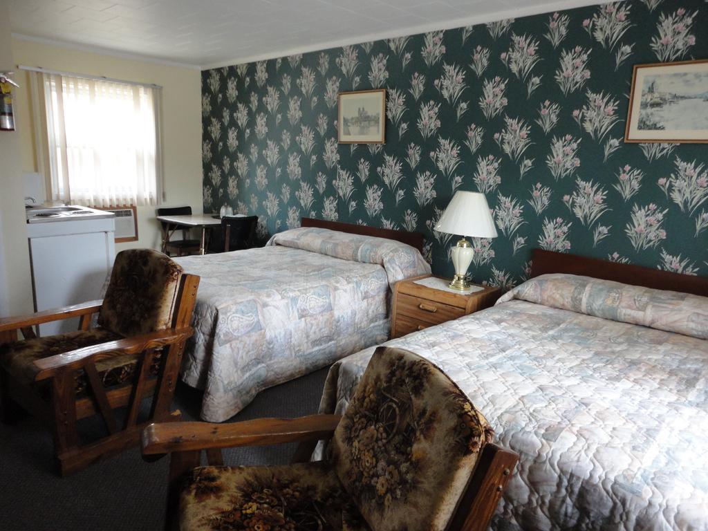 Fonthill Hipwell'S Motel الغرفة الصورة