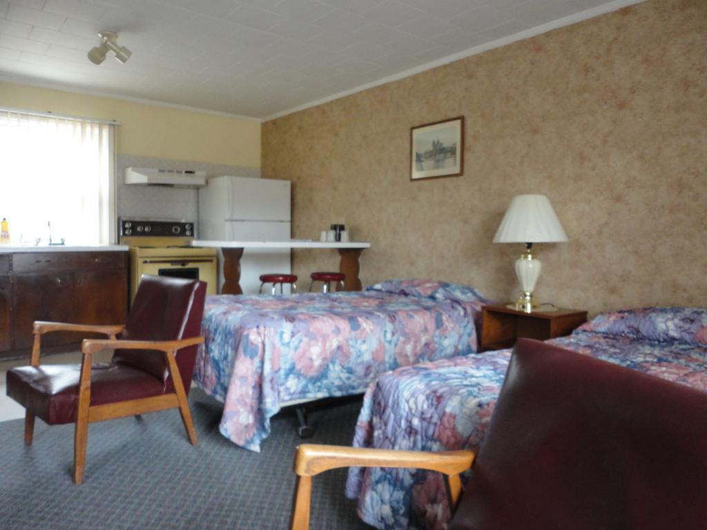 Fonthill Hipwell'S Motel المظهر الخارجي الصورة