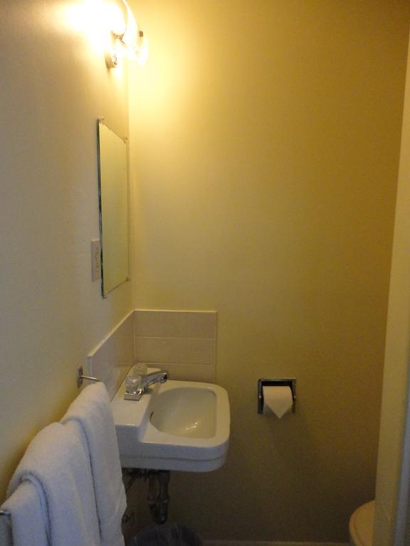 Fonthill Hipwell'S Motel الغرفة الصورة