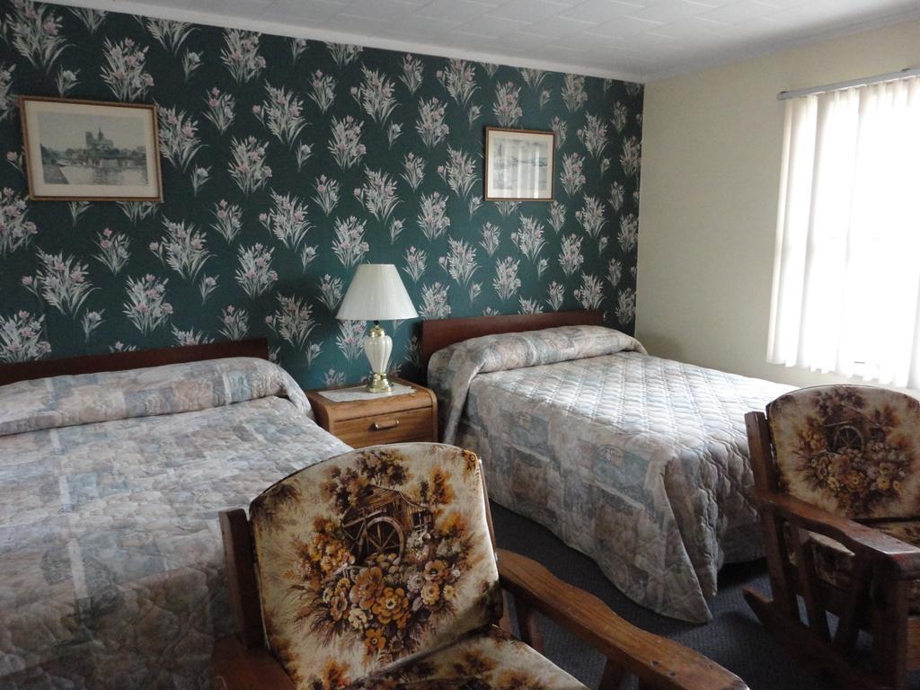 Fonthill Hipwell'S Motel الغرفة الصورة